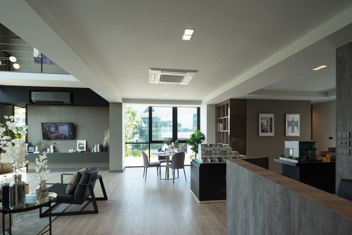 For SaleHome OfficePattanakan, Srinakarin : Home Office for Sale The Preston Empire Krungthep Kreetha Prime Business Location Near International Schools Rama 9 Area