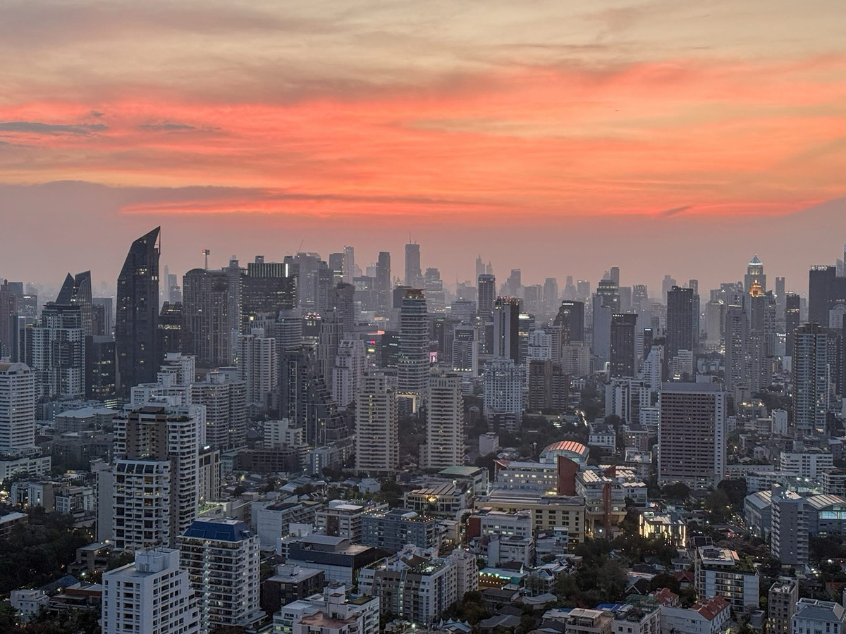 ให้เช่าคอนโดอารีย์ อนุสาวรีย์ : ให้เช่า Noble Form Thonglor (สุขุมวิท 55) 
✨ห้องแบบ Duplex ชั้น 39 (ชั้นสูง วิวเมืองสวย)