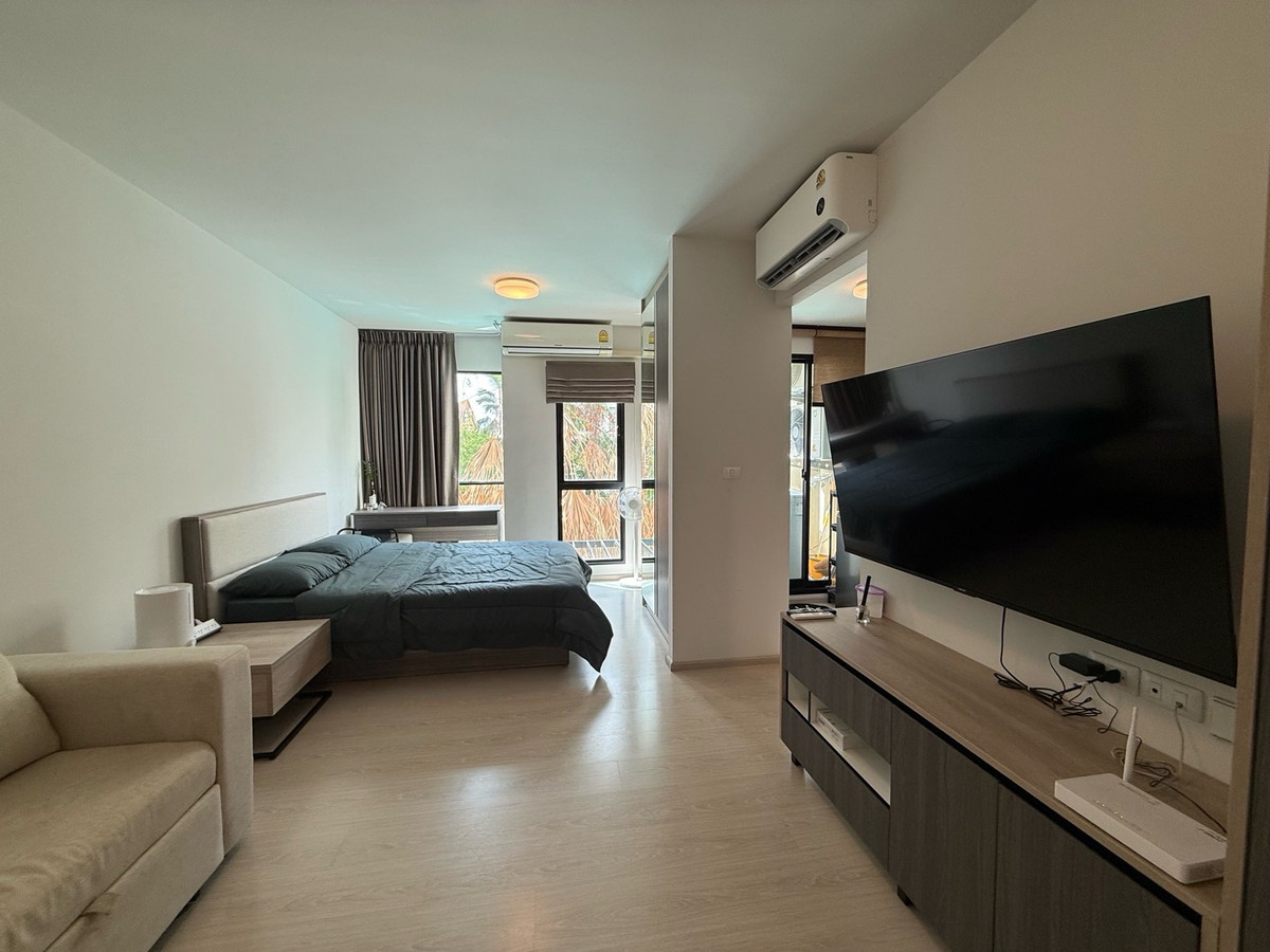 For RentCondoBangna, Bearing, Lasalle : Condo for rent Studio Room Poolview 24sqm. BTS Bearing.