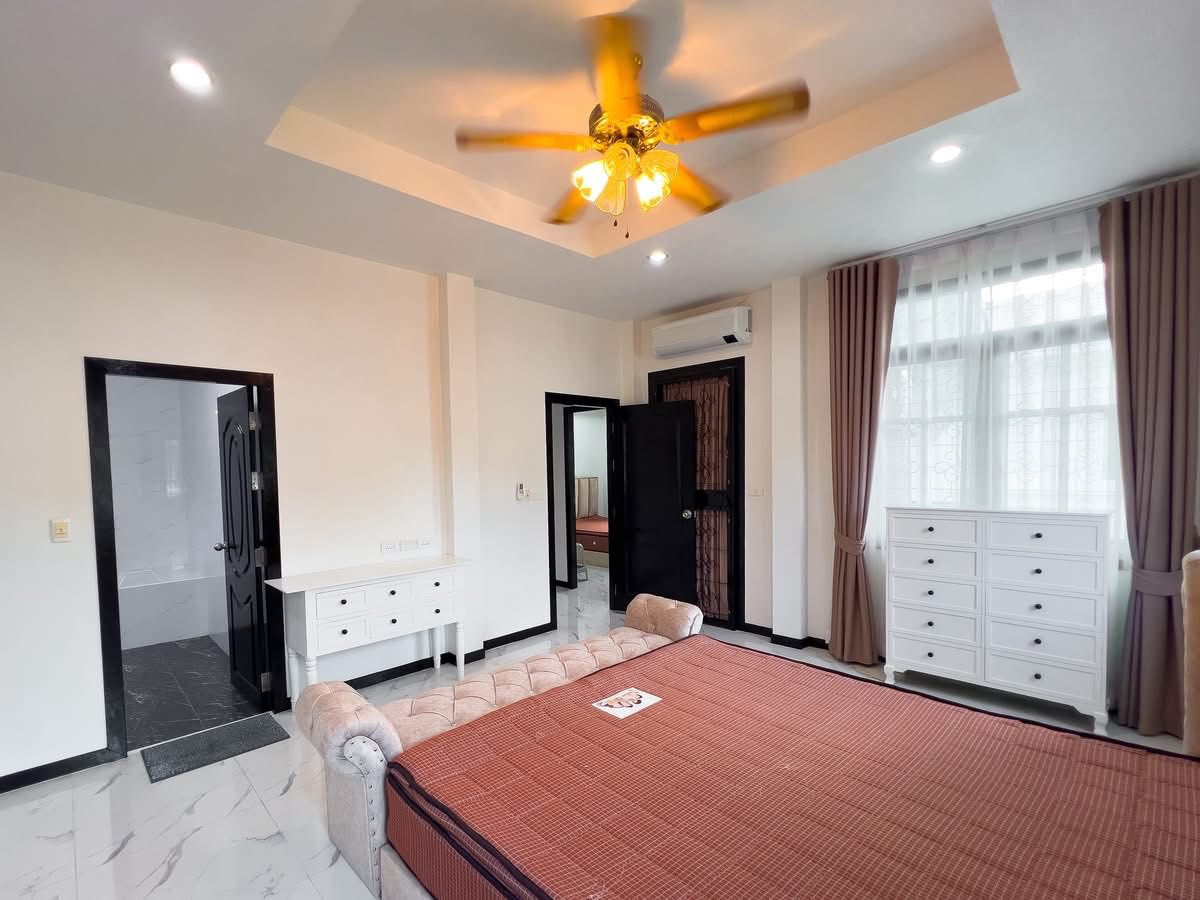 ให้เช่าพัทยา บางแสน ชลบุรี สัตหีบ : บ้านพูลวิลล่า จอมเทียน ใกล้หาดจอมเทียน เดินทางเพียง 5 นาที