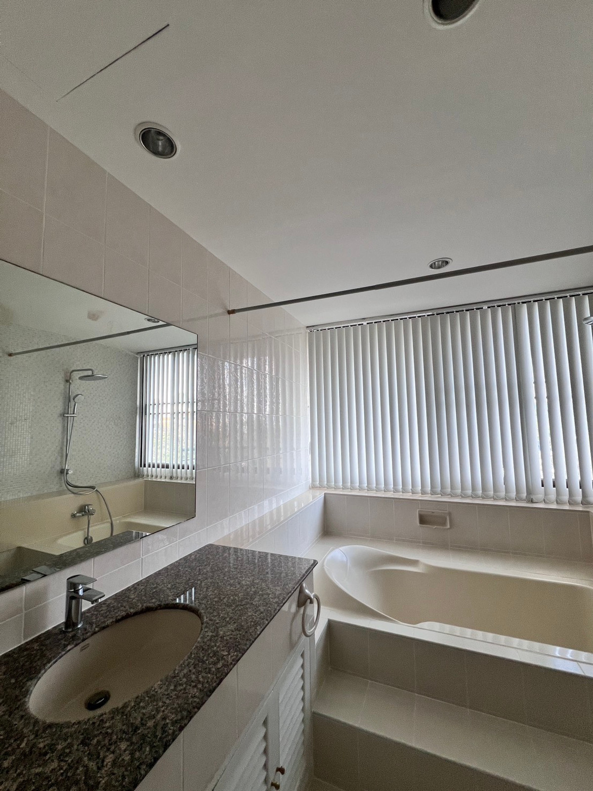 For SaleCondoSukhumvit, Asoke, Thonglor : HOT DEAL ✨Prime Mansion  Sukhumvit 31✨3 beds 3 baths, Size 248 sqm., near BTS / MRT Phromphong (1.2 km) Tel.0982645161 