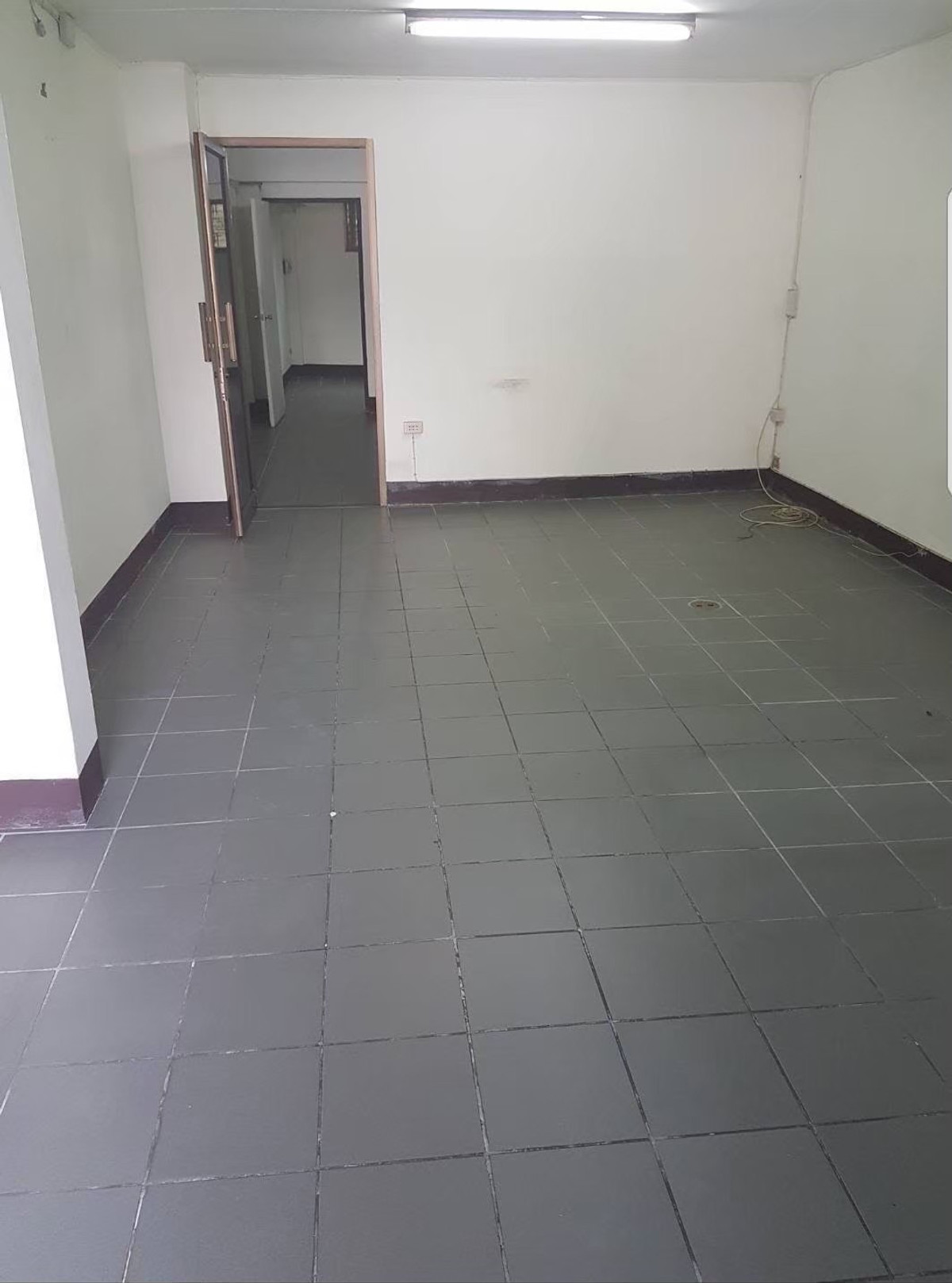 For SaleShop HouseChiang Mai : 94899 - Commercial building for sale, 3 and a half floors, Chang Khlan location. Chiang Mai business center