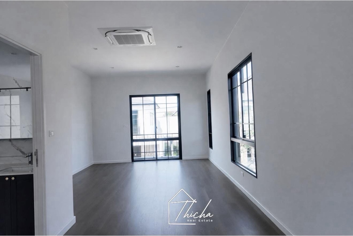 For SaleHouseRama5, Ratchapruek, Bangkruai : Big house, potential location, convenient to walk around town.
 Next to the road
Setthasiri Maha Jesadabodin Bridge