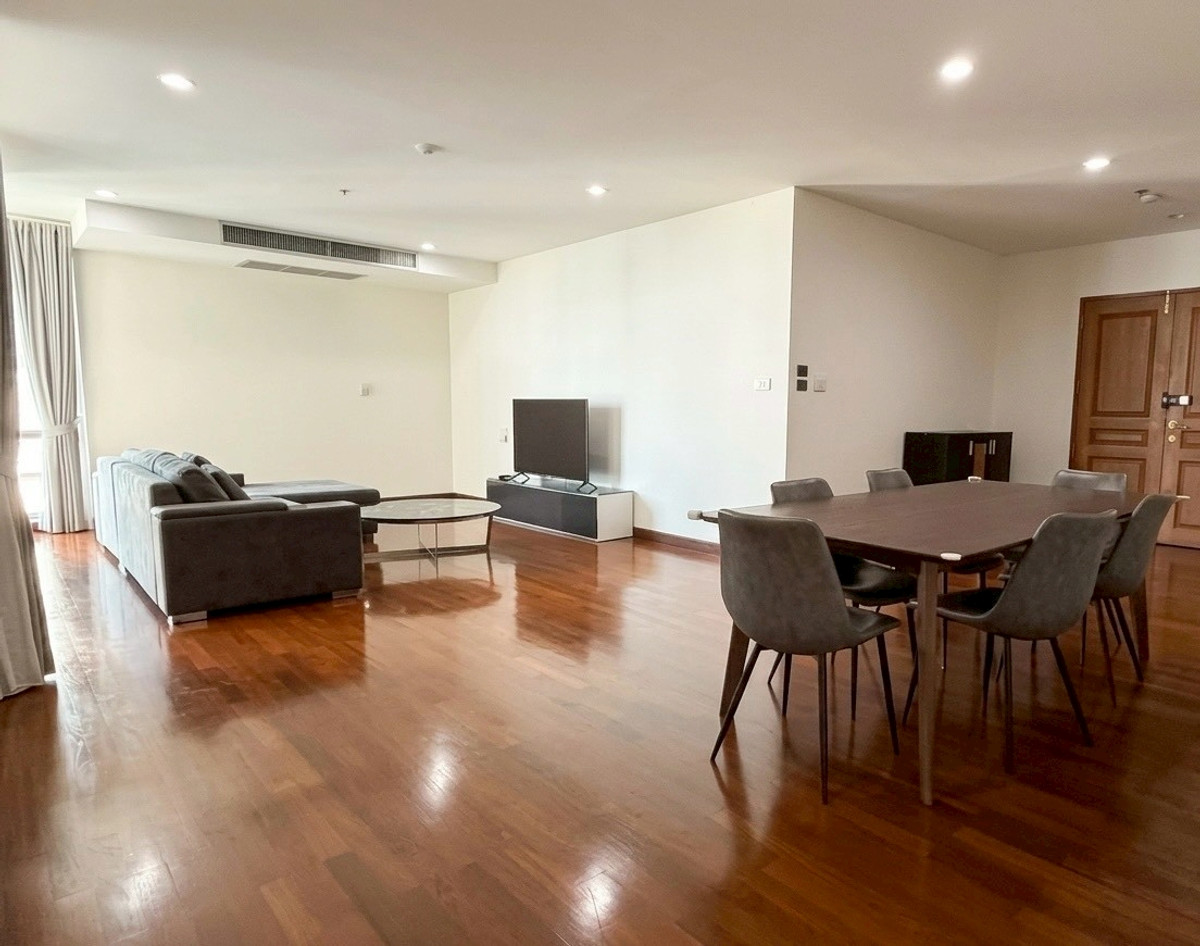 ให้เช่าคอนโดวิทยุ ชิดลม หลังสวน : 🌿🐶 ปล่อยเช่าคอนโดหรู 3 ห้องนอน ใจกลางหลังสวน – Grand Langsuan 🐾 เลี้ยงสัตว์ได้!