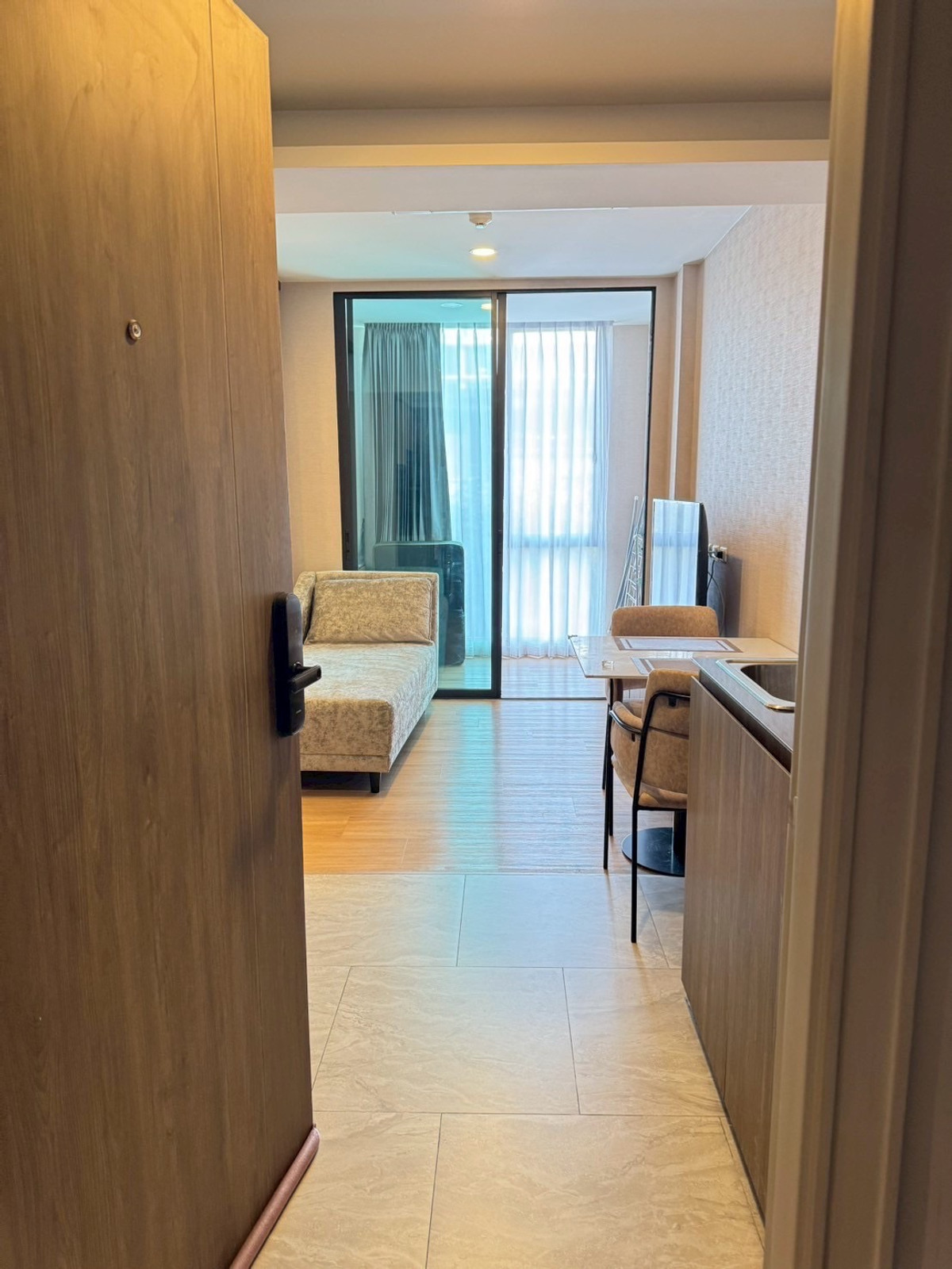 ให้เช่าคอนโดพระราม 9 เพชรบุรีตัดใหม่ RCA : Best Price 🔥ให้เช่า LLOYD Soonvijai-Thonglor ห้องสวยมาก ราคาดีที่สุด ตกแต่งเฟอร์ครบ พร้อมเข้าอยู่ ‼️