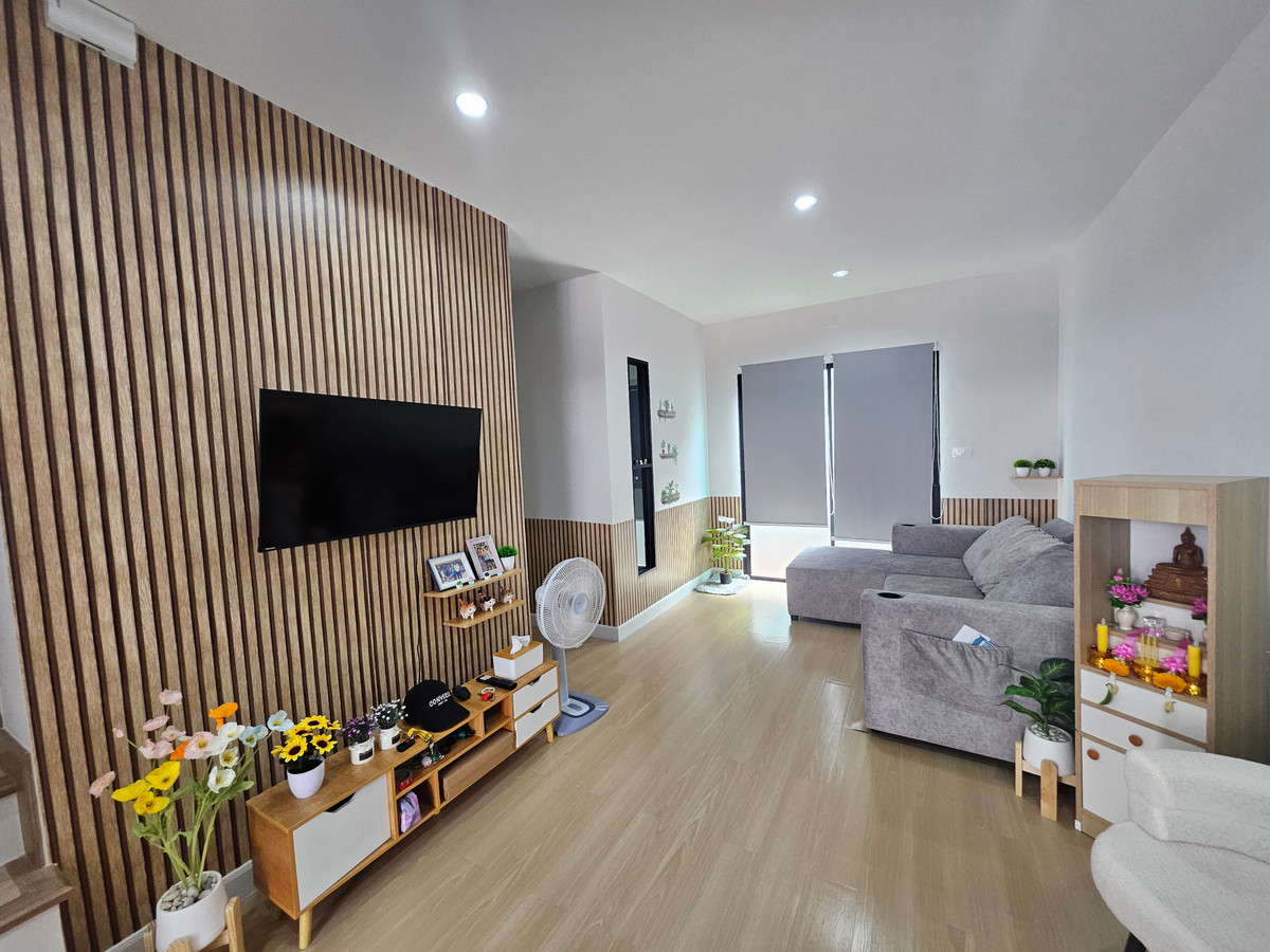 ให้เช่าทาวน์โฮมราษฎร์บูรณะ สุขสวัสดิ์ : [เช่าด่วน] ทาวน์โฮม Minimal Modern ทิศเหนือรับลม ไม่ร้อนแดด! 🏠