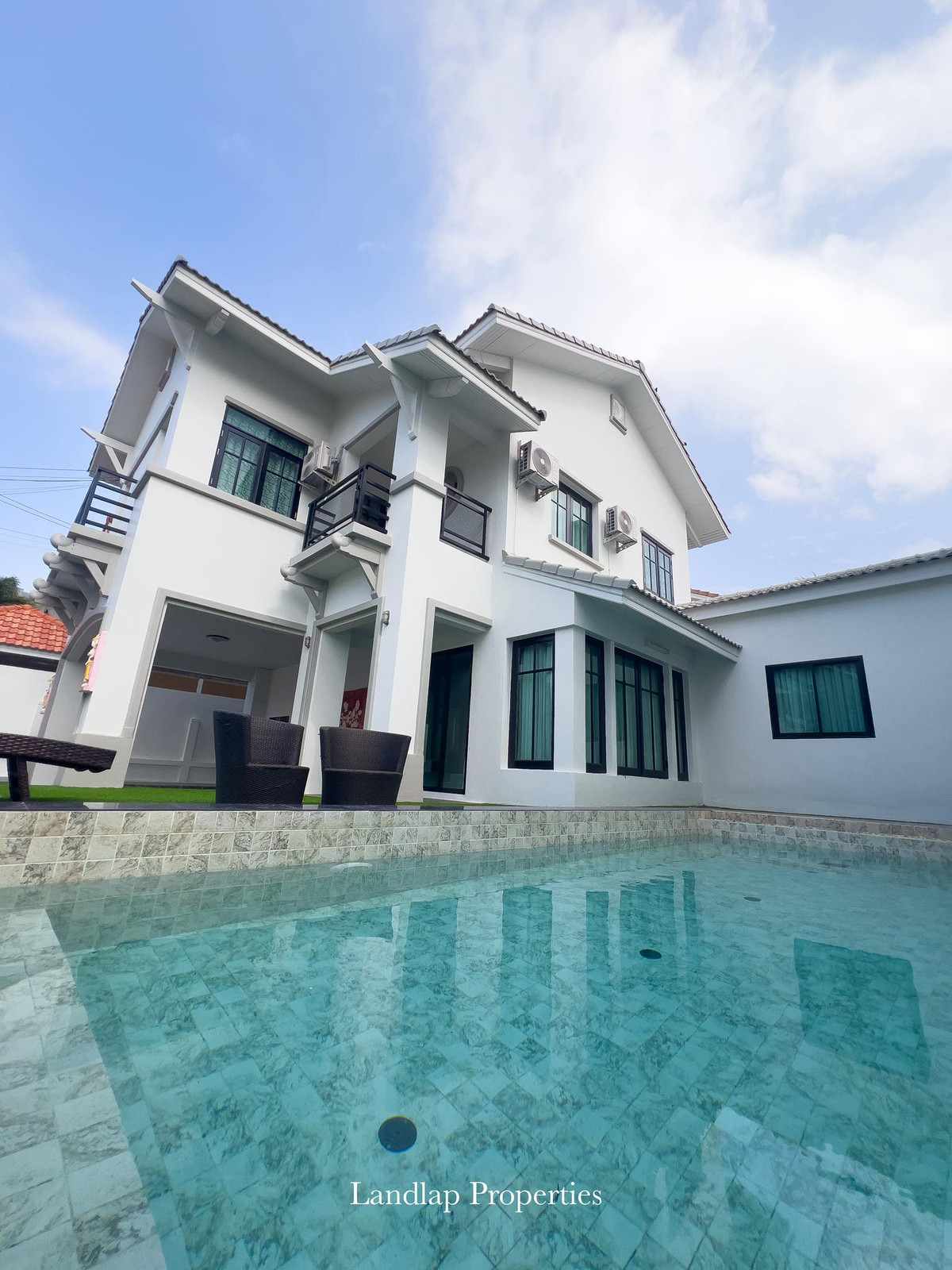 ให้เช่าพัทยา บางแสน ชลบุรี สัตหีบ : บ้านพูลวิลล่า จอมเทียน ใกล้หาดจอมเทียน เดินทางเพียง 5 นาที