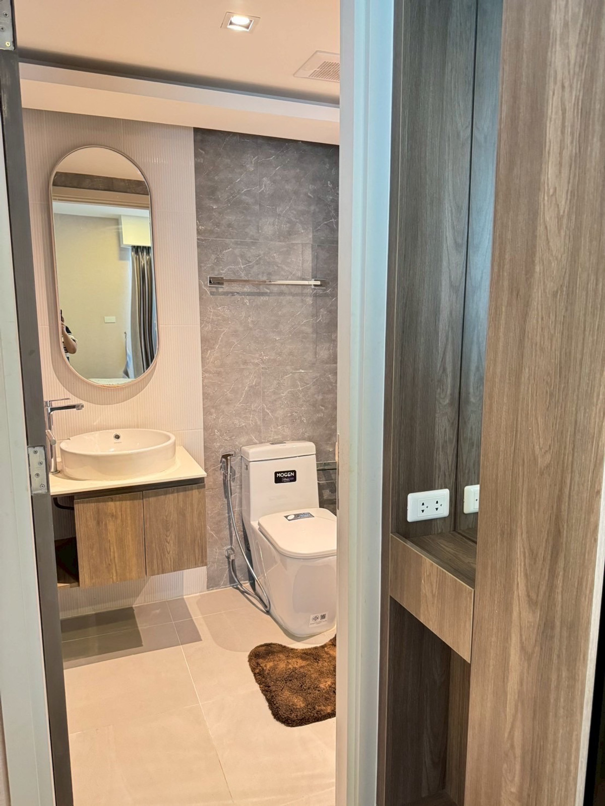 ให้เช่าคอนโดพระราม 9 เพชรบุรีตัดใหม่ RCA : Best Price 🔥ให้เช่า LLOYD Soonvijai-Thonglor ห้องสวยมาก ราคาดีที่สุด ตกแต่งเฟอร์ครบ พร้อมเข้าอยู่ ‼️