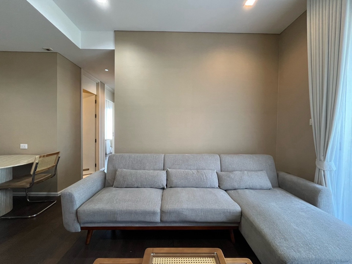 For RentCondoLadprao, Central Ladprao : Condo ready for rent, The Saint Residences, Lat Phrao Intersection location, near BTS and MRT.