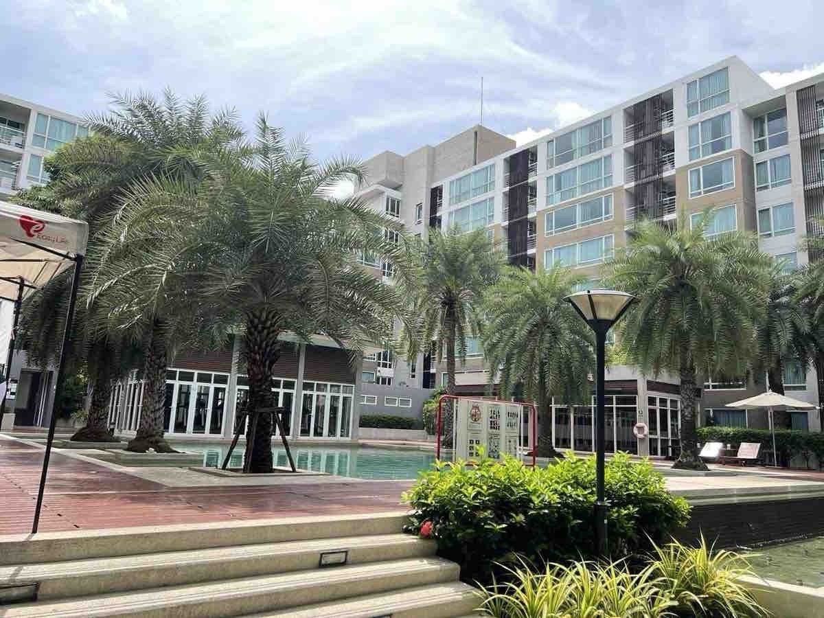 For RentCondoPattanakan, Srinakarin : Elements Srinakarin, opposite Seacon Square Srinakarin and close to the Yellow Line MRT