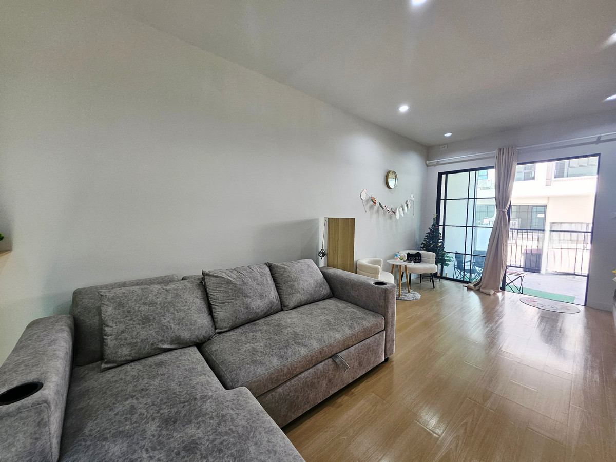 ให้เช่าทาวน์โฮมราษฎร์บูรณะ สุขสวัสดิ์ : [เช่าด่วน] ทาวน์โฮม Minimal Modern ทิศเหนือรับลม ไม่ร้อนแดด! 🏠