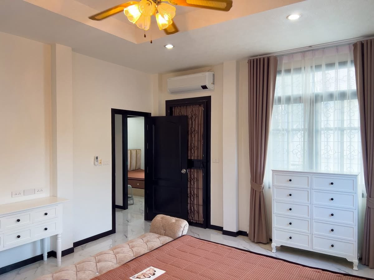 ให้เช่าพัทยา บางแสน ชลบุรี สัตหีบ : บ้านพูลวิลล่า จอมเทียน ใกล้หาดจอมเทียน เดินทางเพียง 5 นาที