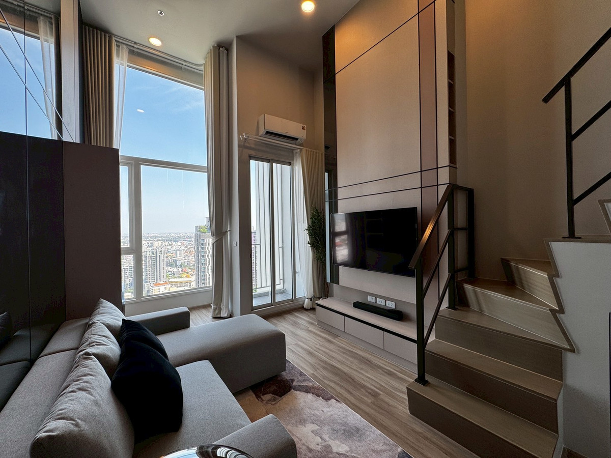 ให้เช่าคอนโดสุขุมวิท อโศก ทองหล่อ : ให้เช่า Culture Thonglor ใกล้ BTS ทองหล่อ 1 นอน 1 น้ำ ห้อง Hybrid เพดานสูง ห้องใหม่ ชั้นสูงมาก ตกแต่งอย่างดีตามภาพ ห้องสวยมาก