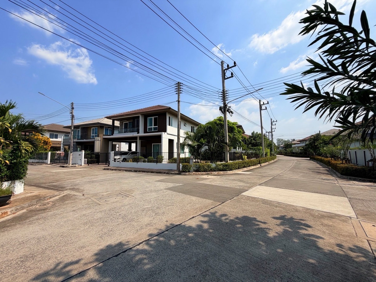 For RentHousePhutthamonthon, Salaya : Single house for rent, Chaiyaphruek, Phutthamonthon Sai 5 🏡corner house, 3 bedrooms, 3 bathrooms 
 ✅LineOA : @ladysai