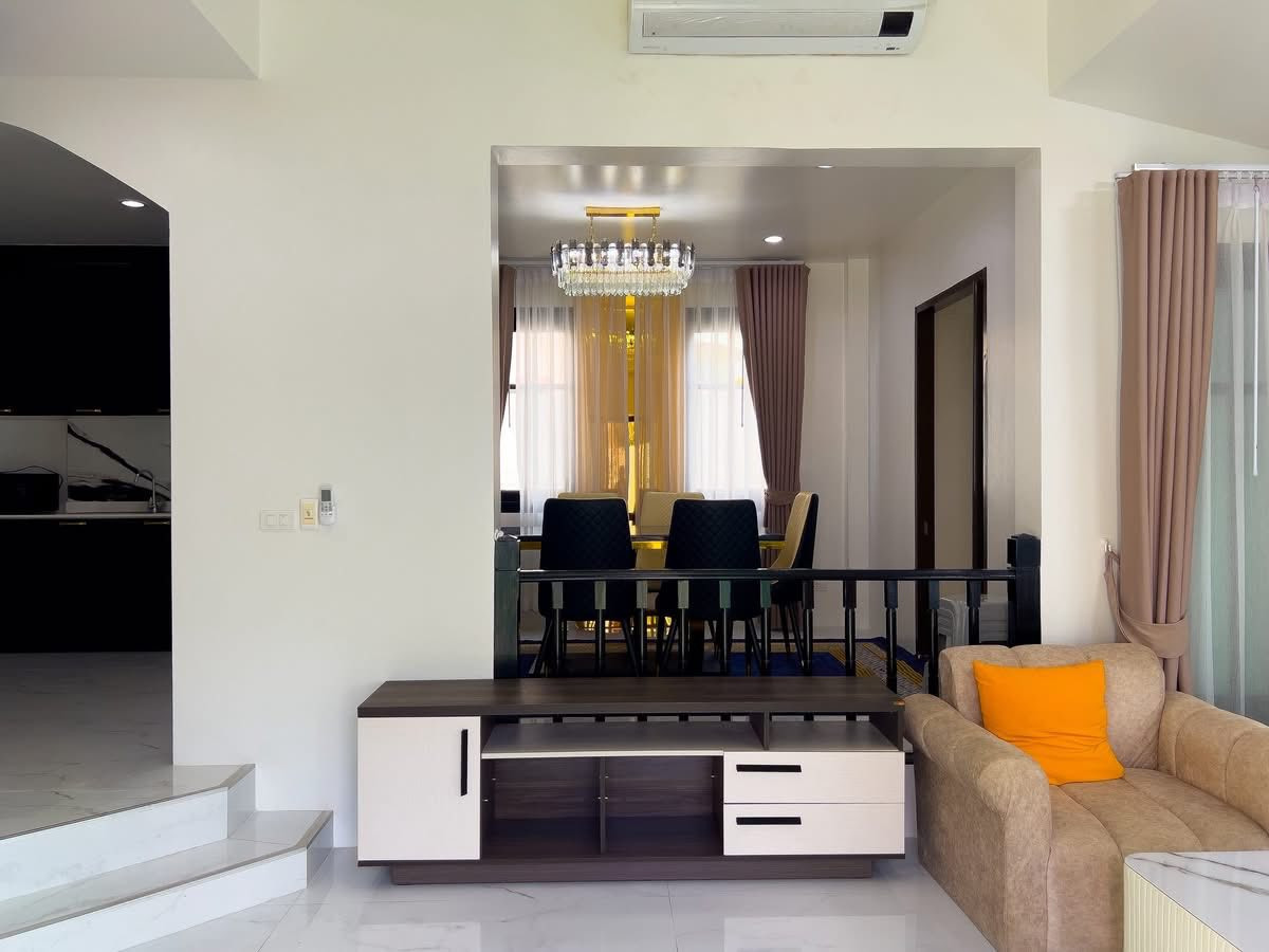 ให้เช่าพัทยา บางแสน ชลบุรี สัตหีบ : บ้านพูลวิลล่า จอมเทียน ใกล้หาดจอมเทียน เดินทางเพียง 5 นาที