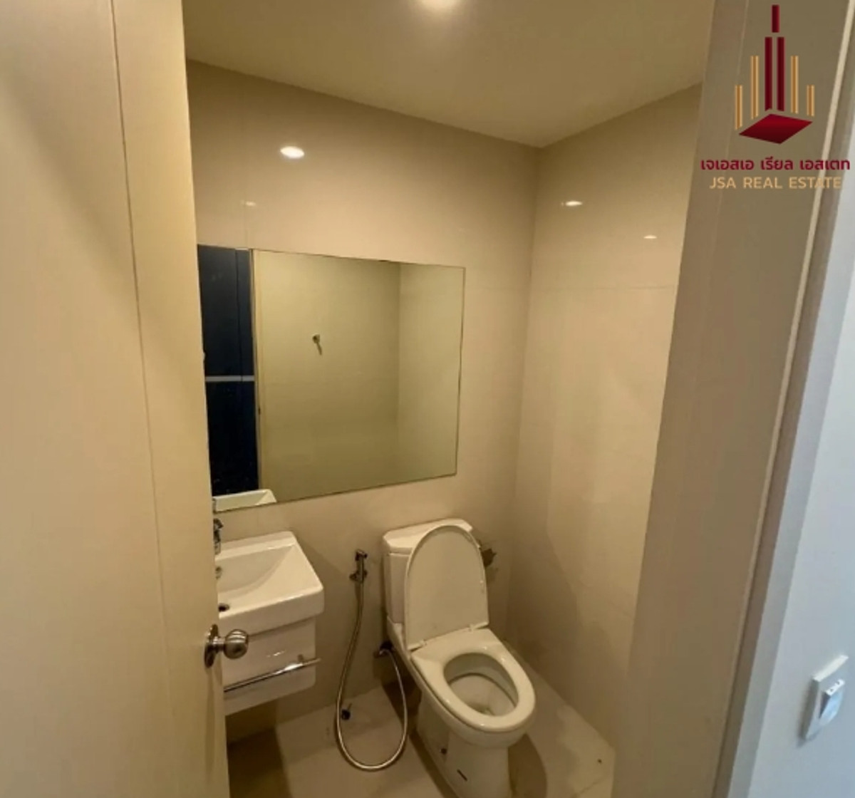 ให้เช่าคอนโดพระราม 9 เพชรบุรีตัดใหม่ RCA : ✨ For Rent: Life Asoke Condo ✨  💰 Only 33,000 THB/month