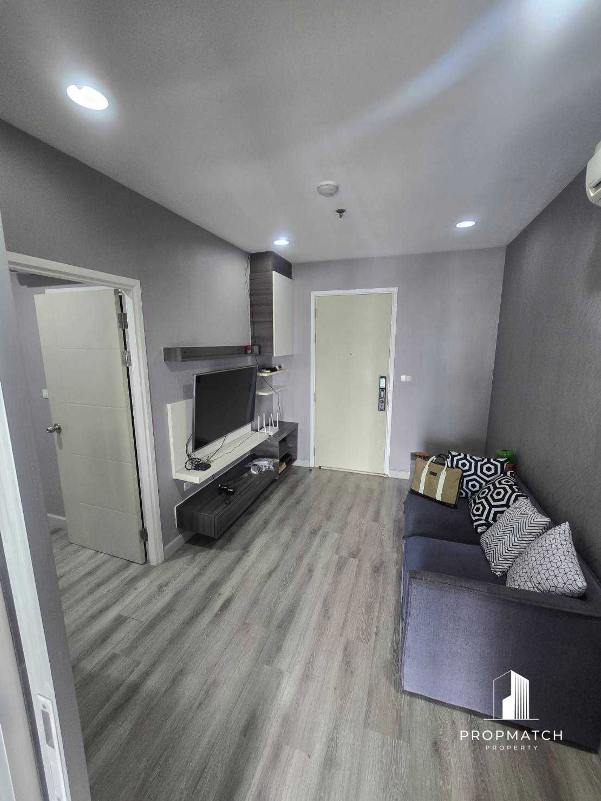 For RentCondoSathorn, Narathiwat : ✨Flash Deal ✨Centric Sathorn - Saint Louis (1Bed 1Bath 35SQM.) Ready to move in! Only 20,000 baht per month Tel.0981315848 @propmatch