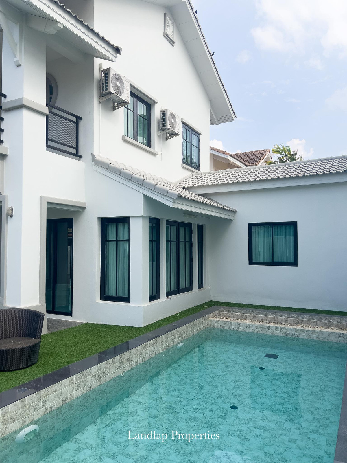 ให้เช่าพัทยา บางแสน ชลบุรี สัตหีบ : บ้านพูลวิลล่า จอมเทียน ใกล้หาดจอมเทียน เดินทางเพียง 5 นาที