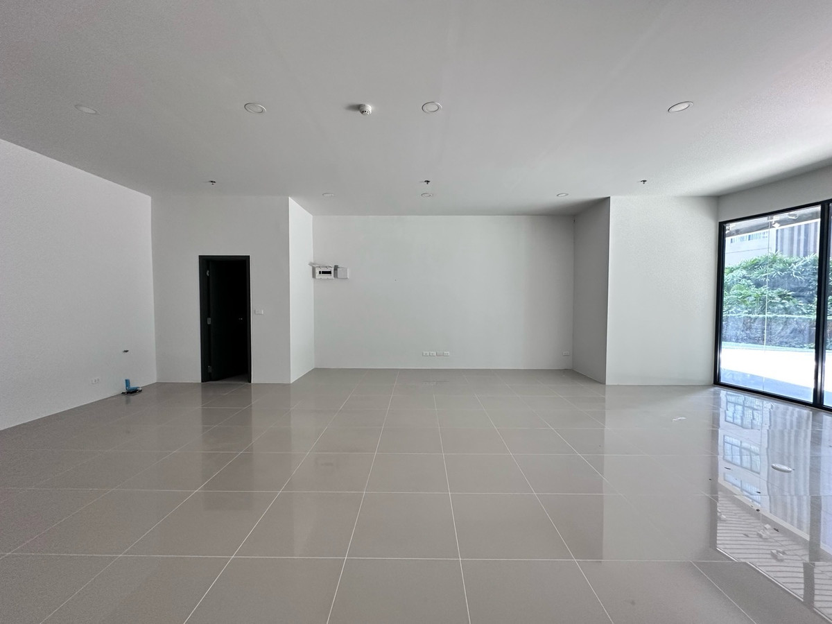 ขายร้านค้า/ตลาดนัดอ่อนนุช อุดมสุข : ขาย Commercial Space 66.73 ตร.ม. Elio Del Nest ทำเลดี ใกล้ 7-Eleven หน้าร้านอยู่ทางเดินหลักคอนโด เหมาะเปิดธุรกิจ | 082-4499822