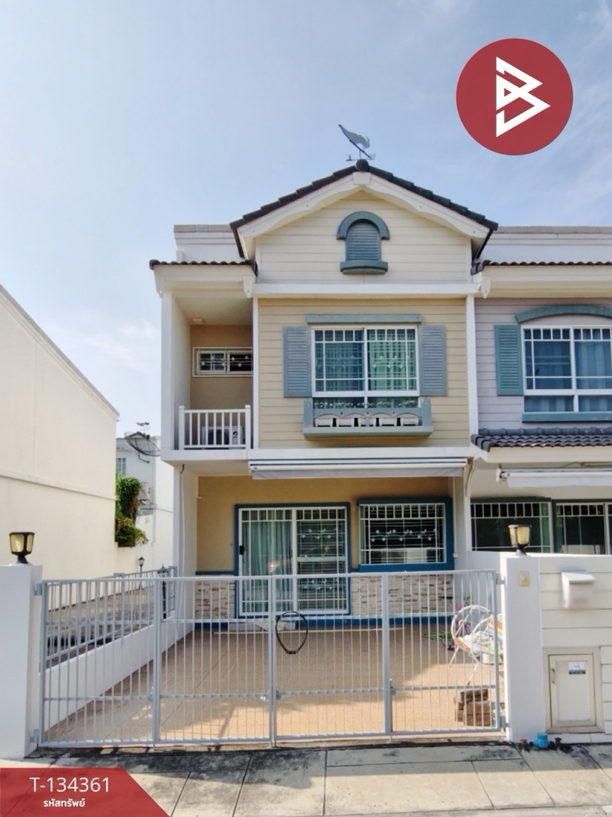 For SaleTownhomeSamut Prakan,Samrong : Urgent sale!! Townhome Indy 2 Bangna KM.7, behind Mega Bangna, ready to move in.