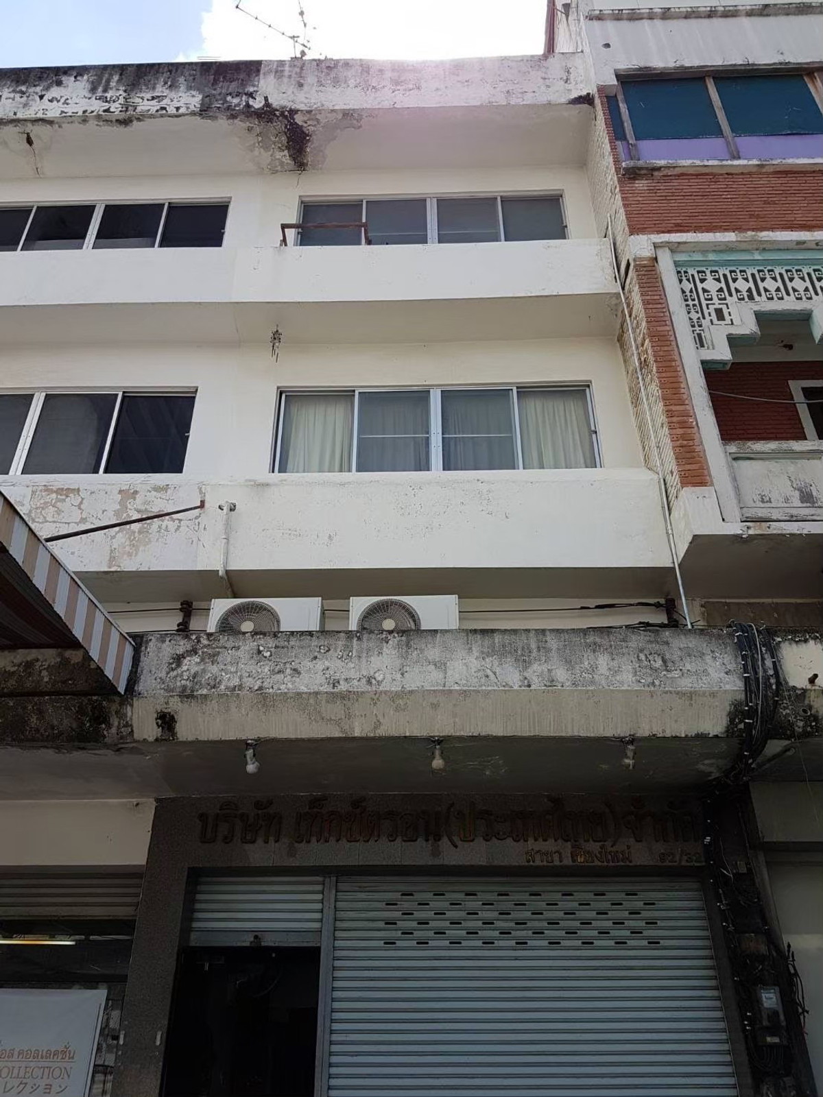 For SaleShop HouseChiang Mai : 94899 - Commercial building for sale, 3 and a half floors, Chang Khlan location. Chiang Mai business center