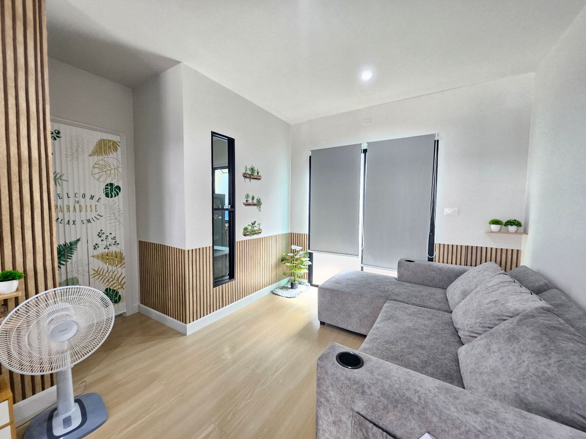 ให้เช่าทาวน์โฮมราษฎร์บูรณะ สุขสวัสดิ์ : [เช่าด่วน] ทาวน์โฮม Minimal Modern ทิศเหนือรับลม ไม่ร้อนแดด! 🏠