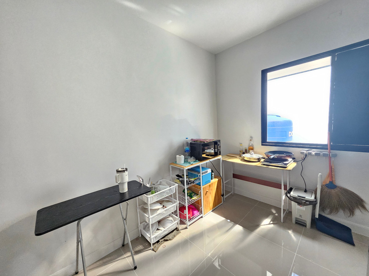 ให้เช่าทาวน์โฮมราษฎร์บูรณะ สุขสวัสดิ์ : [เช่าด่วน] ทาวน์โฮม Minimal Modern ทิศเหนือรับลม ไม่ร้อนแดด! 🏠