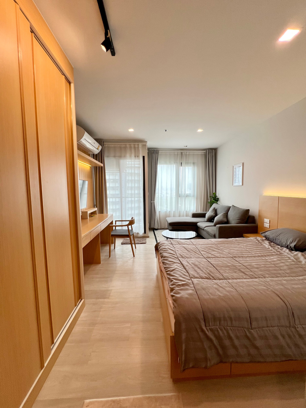 For RentCondoWitthayu, Chidlom, Langsuan, Ploenchit : Life One Wireless, 20,000baht, 1bedroom, 28sqm, BTS Ploenchit, BTS Chidlom, near Witthayu, Chidlom, Ploenchit, Sukhumvit, Rama 9, Ratchada, Sathorn, Silom, Chula, Siam, CentralWorld, Central Embassy, ​​Central Chidlom, Bumrungrad, Mater Dei, Park Venture
