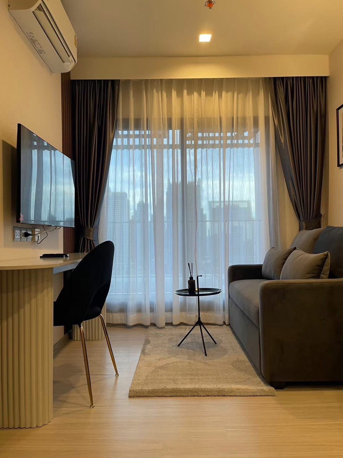 For RentCondoRama9, Petchburi, RCA : 🏙️ Condo for rent, Life Asoke Hype, fully furnished room, beautiful view, convenient travel, near Rama 9 MRT Station, rent only 26,000 per month💰