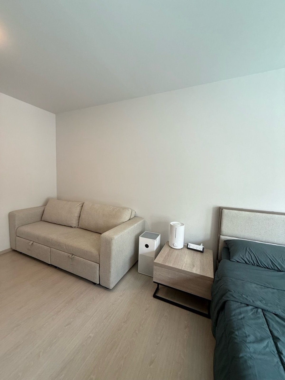 For RentCondoBangna, Bearing, Lasalle : Condo for rent Studio Room Poolview 24sqm. BTS Bearing.