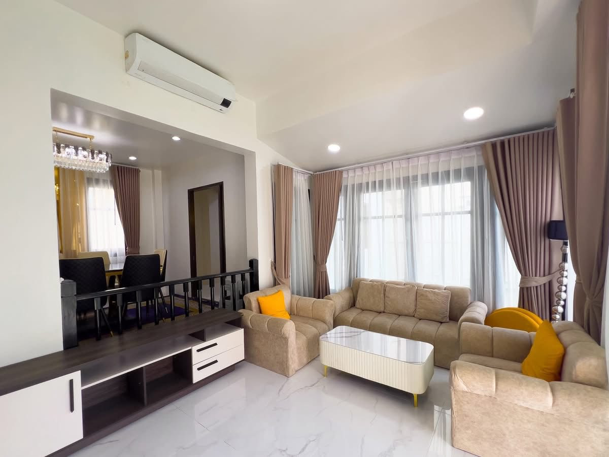 ให้เช่าพัทยา บางแสน ชลบุรี สัตหีบ : บ้านพูลวิลล่า จอมเทียน ใกล้หาดจอมเทียน เดินทางเพียง 5 นาที