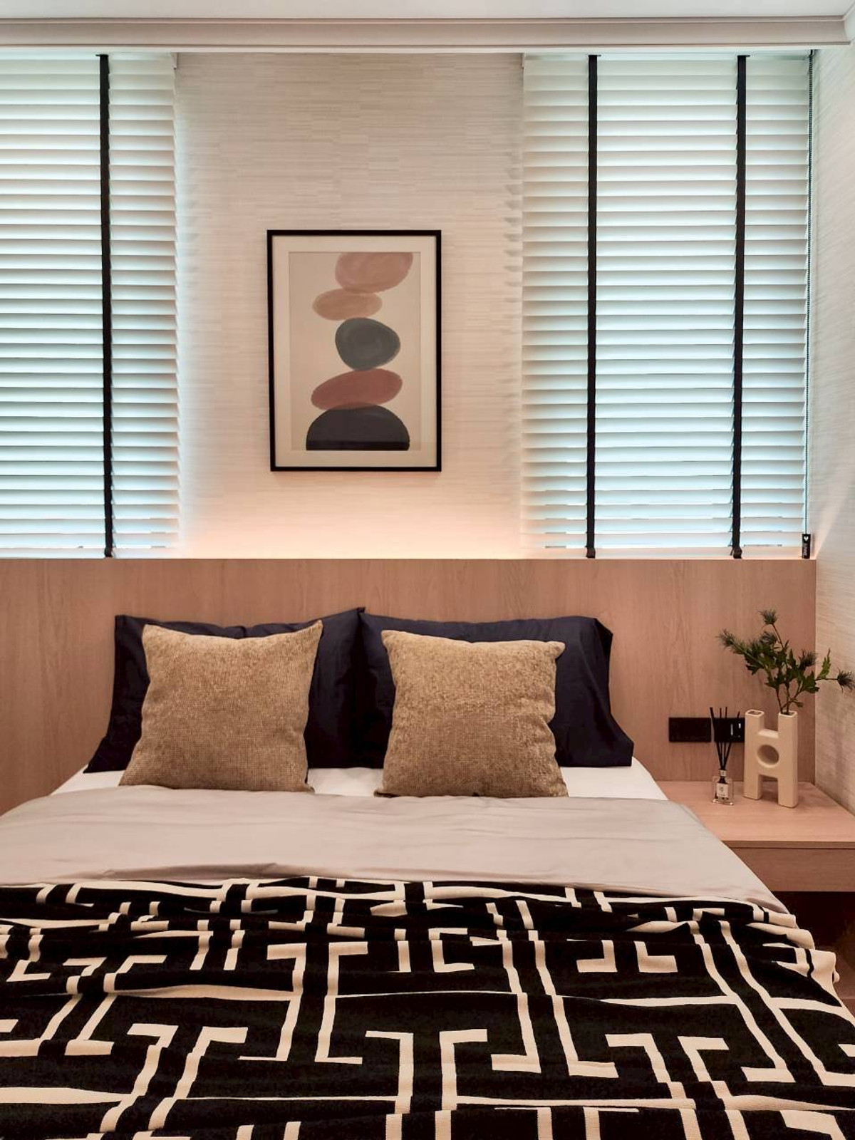 For RentCondoSukhumvit, Asoke, Thonglor : 🔥For Rent Now🔥 Supalai Oriental Sukhumvit 39, Corner Unit, Beautifully Decorated, Fully Furnished, Ready to Move In, Near BTS Skytrain, Convenient Transportation.