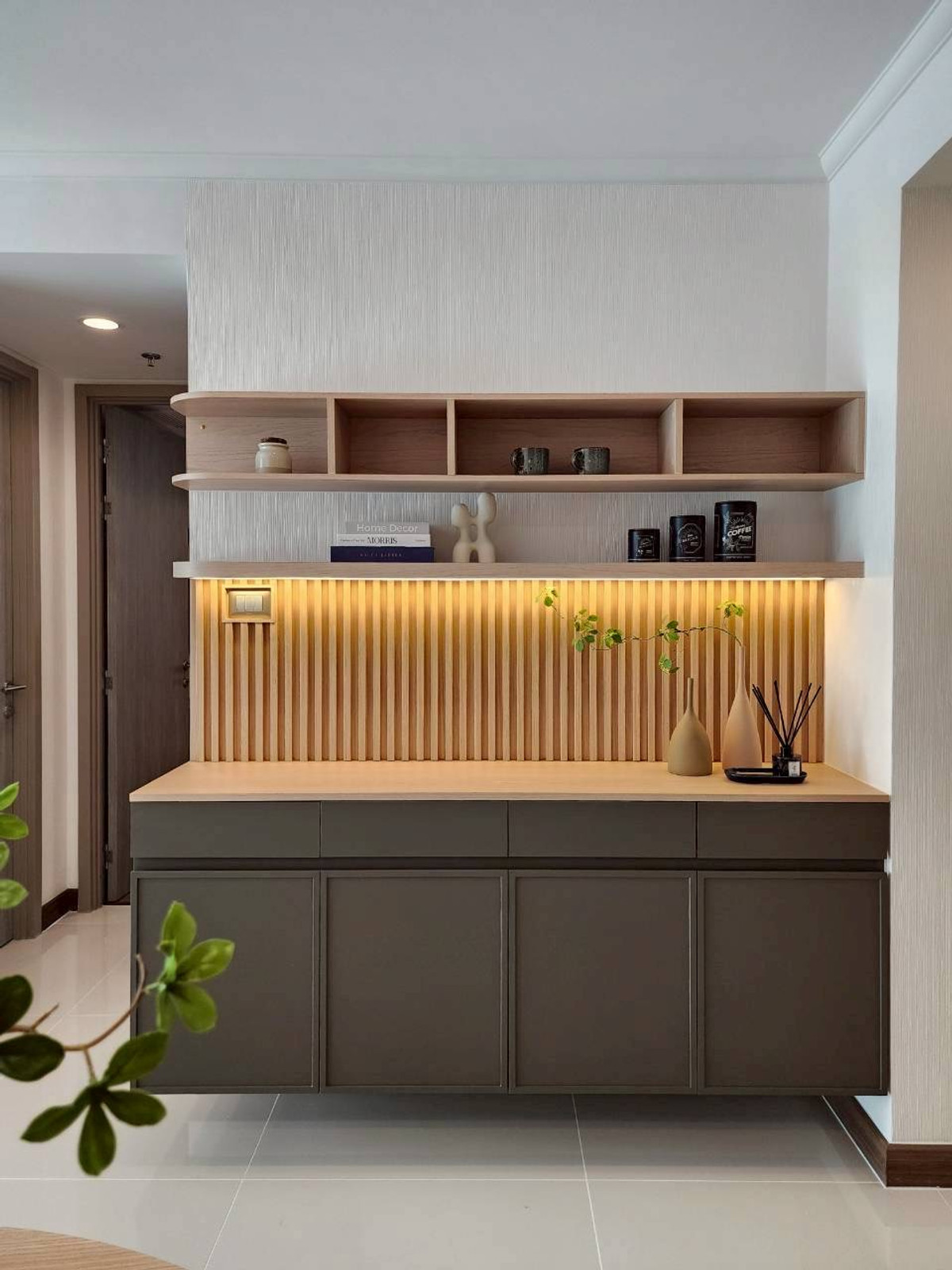 For RentCondoSukhumvit, Asoke, Thonglor : 🔥For Rent Now🔥 Supalai Oriental Sukhumvit 39, Corner Unit, Beautifully Decorated, Fully Furnished, Ready to Move In, Near BTS Skytrain, Convenient Transportation.