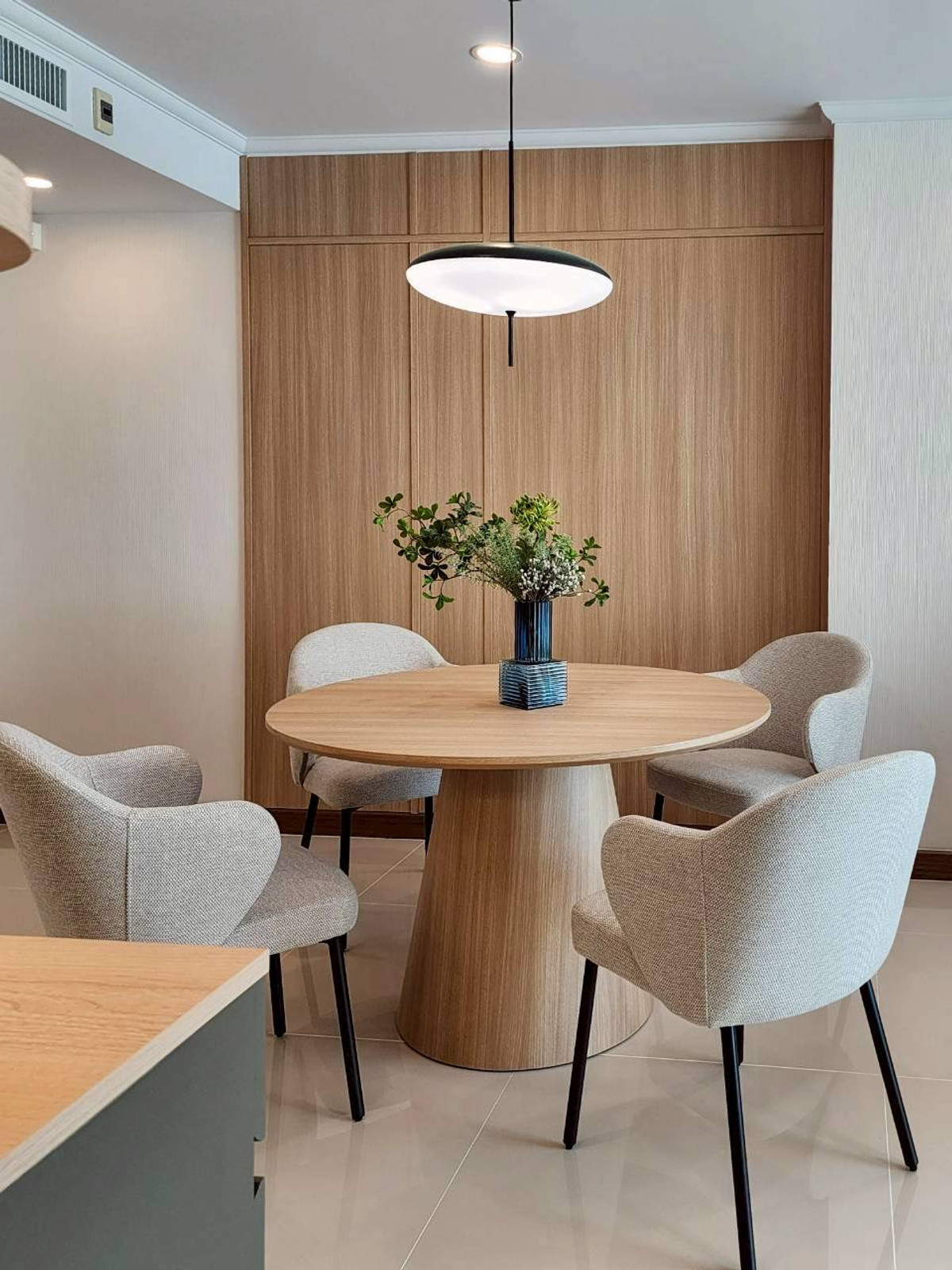 For RentCondoSukhumvit, Asoke, Thonglor : 🔥For Rent Now🔥 Supalai Oriental Sukhumvit 39, Corner Unit, Beautifully Decorated, Fully Furnished, Ready to Move In, Near BTS Skytrain, Convenient Transportation.