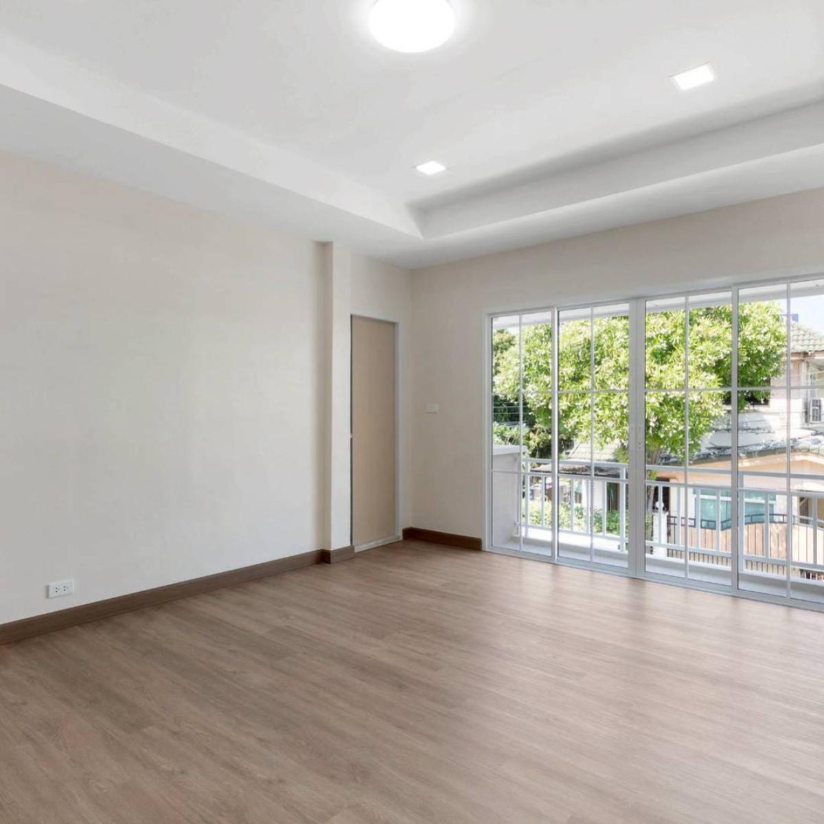 ขายบ้านพระราม 5 ราชพฤกษ์ บางกรวย : ขายบ้าน  ดิเอมเมอรัล การ์เด้น & สปอร์ตคลับ รีโนเวทใหม่ MRT-บางรักใหญ่ บางพลับ ปากเกร็ด นนทบุรี CX-148379