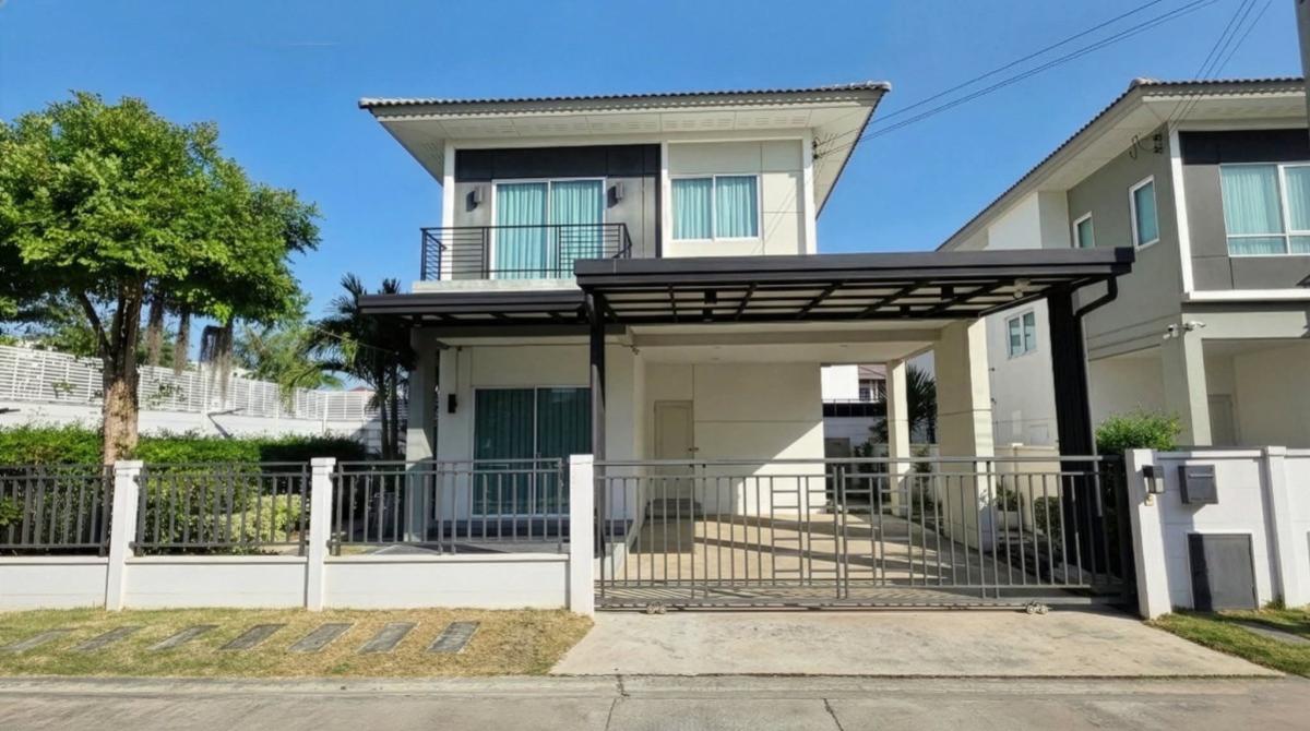 For SaleHouseLadkrabang, Suwannaphum Airport : For Sale House , Centro Rama 9 - Motorway , wide frontage , Khlong Song Ton Noon , Lat Krabang , Bangkok , CX-148159