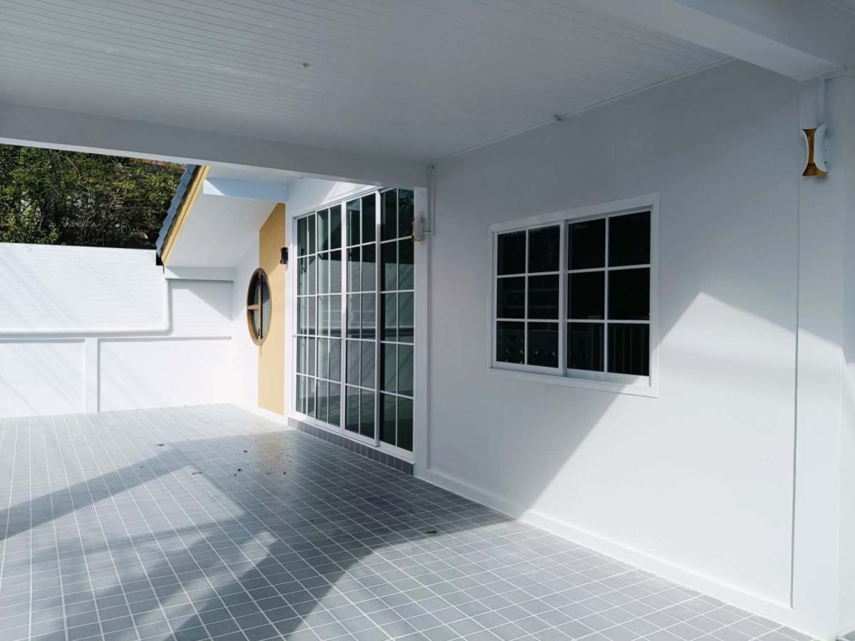 ขายบ้านบางแค เพชรเกษม : ขายบ้าน  หรรษา เพชรเกษม 81/6 หน้ากว้าง รีโนเวทใหม่ หนองค้างพลู เขต หนองแขม กรุงเทพ CX-148164