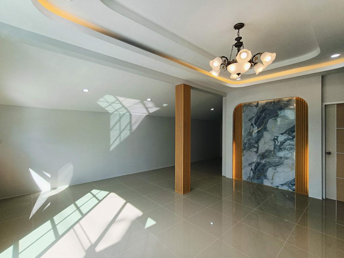 ขายบ้านบางแค เพชรเกษม : ขายบ้าน  หรรษา เพชรเกษม 81/6 หน้ากว้าง รีโนเวทใหม่ หนองค้างพลู เขต หนองแขม กรุงเทพ CX-148164