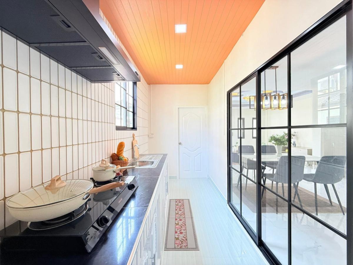 ขายทาวน์โฮมนวมินทร์ รามอินทรา : ขายทาวน์เฮ้าส์/ทาวน์โฮม  บ้านวงศกร 3 ห้องมุม รีโนเวทใหม่ สามวาตะวันตก เขต คลองสามวา กรุงเทพ CX-147933