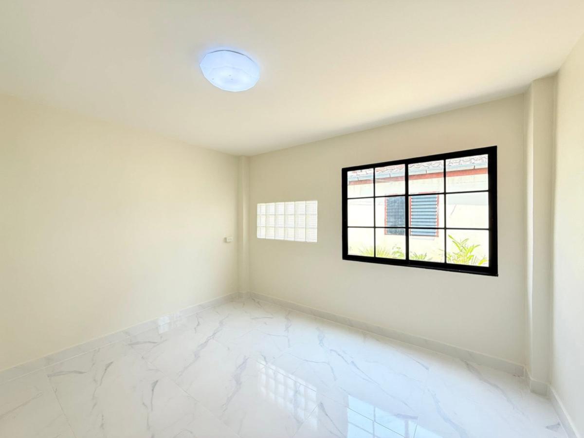 ขายทาวน์โฮมนวมินทร์ รามอินทรา : ขายทาวน์เฮ้าส์/ทาวน์โฮม  บ้านวงศกร 3 ห้องมุม รีโนเวทใหม่ สามวาตะวันตก เขต คลองสามวา กรุงเทพ CX-147933