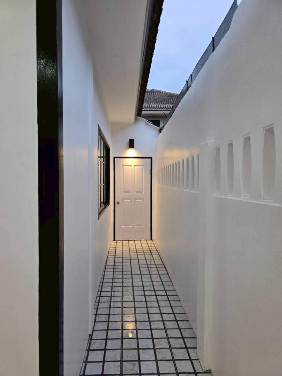 For SaleHousePattaya, Bangsaen, Chonburi : For Sale Detacted house in pattaya for sale , Nong Prue , Bang Lamung , Chon Buri , CX-147952