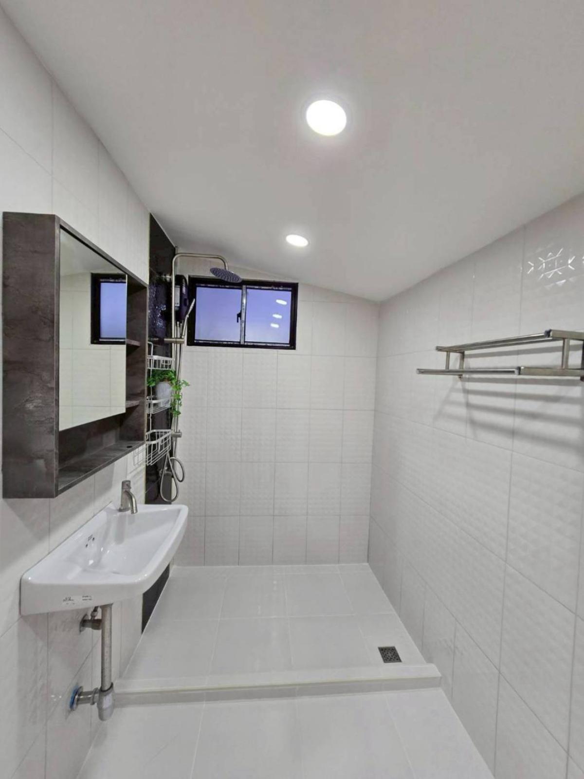 For SaleHousePattaya, Bangsaen, Chonburi : For Sale Detacted house in pattaya for sale , Nong Prue , Bang Lamung , Chon Buri , CX-147952