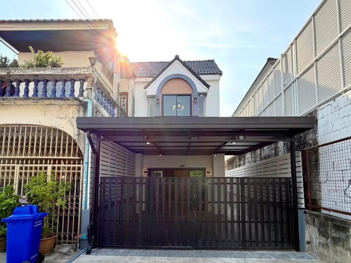For SaleTownhomeBang kae, Phetkasem : For Sale Townhouse/Townhome  , Hunsa Ma Charoen , corner unit , newly renovated , Nong Khang Phlu , Nong Khaem , Bangkok , CX-147928