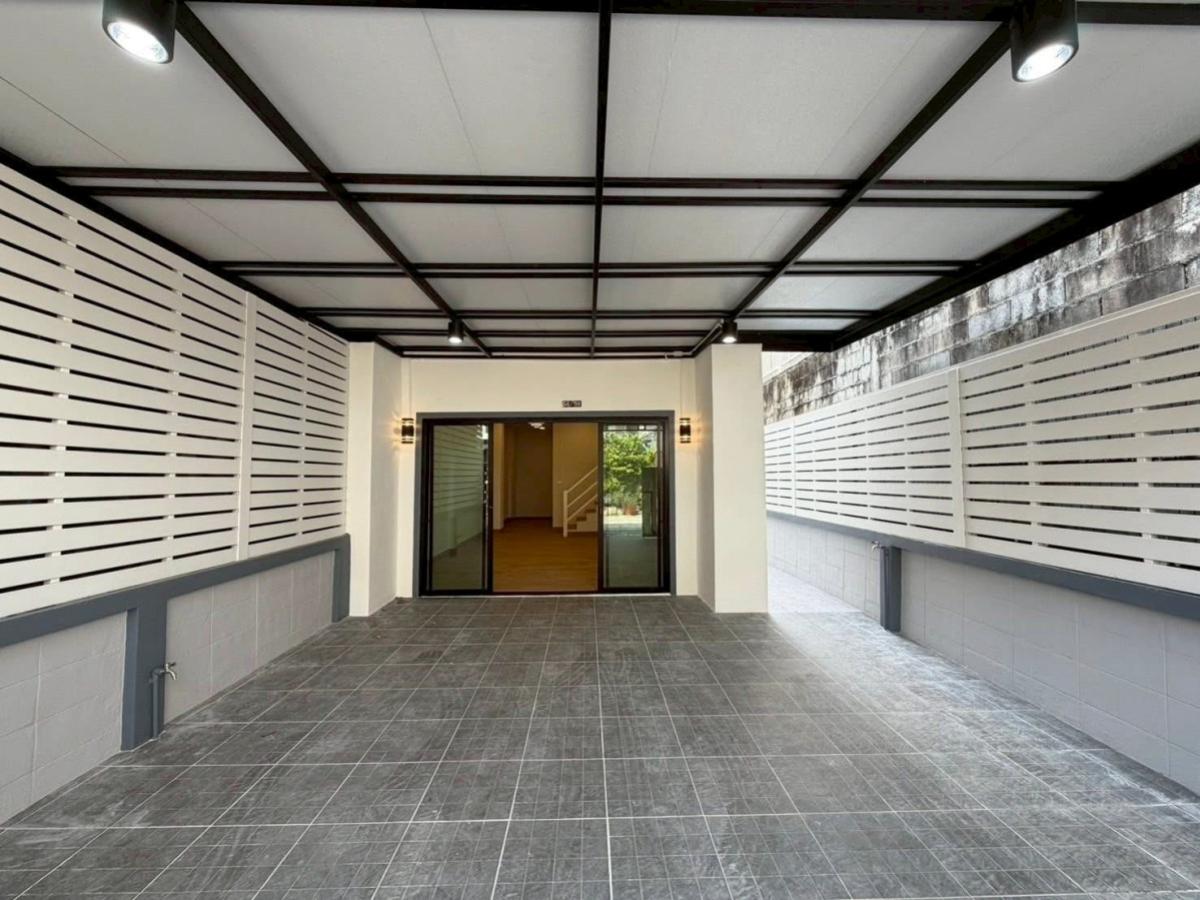 ขายทาวน์โฮมบางแค เพชรเกษม : ขายทาวน์เฮ้าส์/ทาวน์โฮม  หรรษา มาเจริญ ห้องมุม รีโนเวทใหม่ หนองค้างพลู เขต หนองแขม กรุงเทพ CX-147928