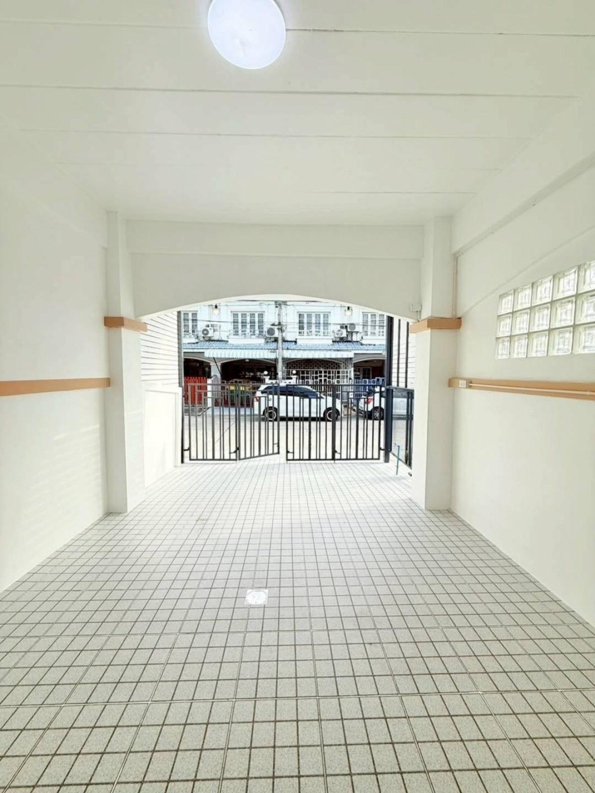 ขายทาวน์โฮมนนทบุรี บางใหญ่ บางบัวทอง : ขายทาวน์เฮ้าส์/ทาวน์โฮม  มนวดี กรีนพาร์ค พิมลราช บางบัวทอง นนทบุรี CX-147964