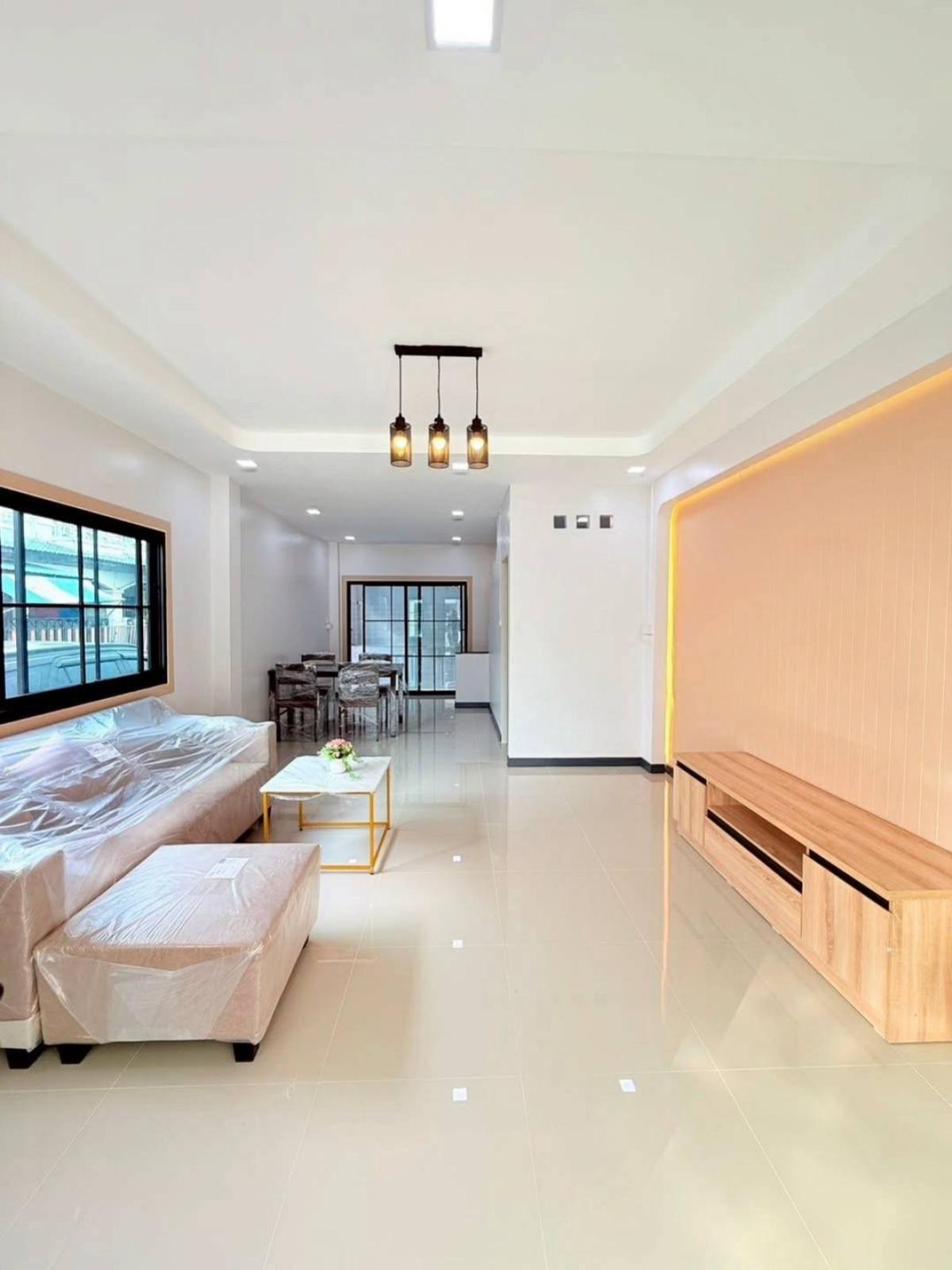 ขายทาวน์โฮมนนทบุรี บางใหญ่ บางบัวทอง : ขายทาวน์เฮ้าส์/ทาวน์โฮม  มนวดี กรีนพาร์ค พิมลราช บางบัวทอง นนทบุรี CX-147964