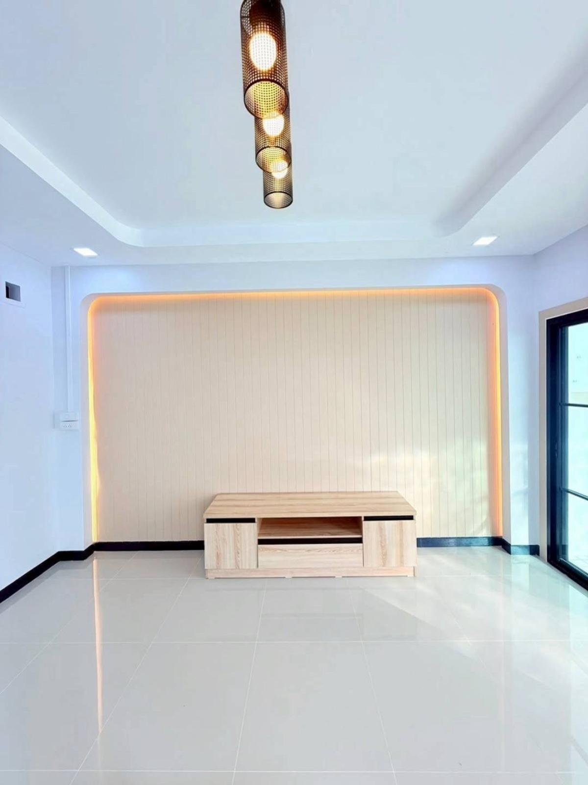 ขายทาวน์โฮมนนทบุรี บางใหญ่ บางบัวทอง : ขายทาวน์เฮ้าส์/ทาวน์โฮม  มนวดี กรีนพาร์ค พิมลราช บางบัวทอง นนทบุรี CX-147964