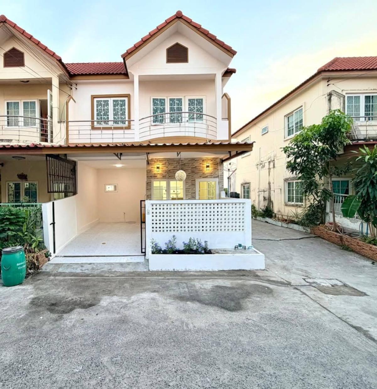 For SaleTownhomeSamut Prakan,Samrong : For Sale Townhouse/Townhome  , Feung Fah 11 Phase 7 , corner unit , newly renovated , Phraek Sa , Mueang Samut Prakan , Samut Prakarn , CX-147934