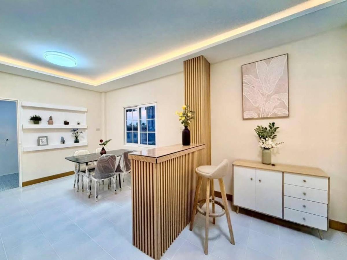 ขายทาวน์โฮมสมุทรปราการ สำโรง : ขายทาวน์เฮ้าส์/ทาวน์โฮม  เฟื่องฟ้า 11 เฟส 7 ห้องมุม รีโนเวทใหม่ แพรกษา เมืองสมุทรปราการ สมุทรปราการ CX-147934