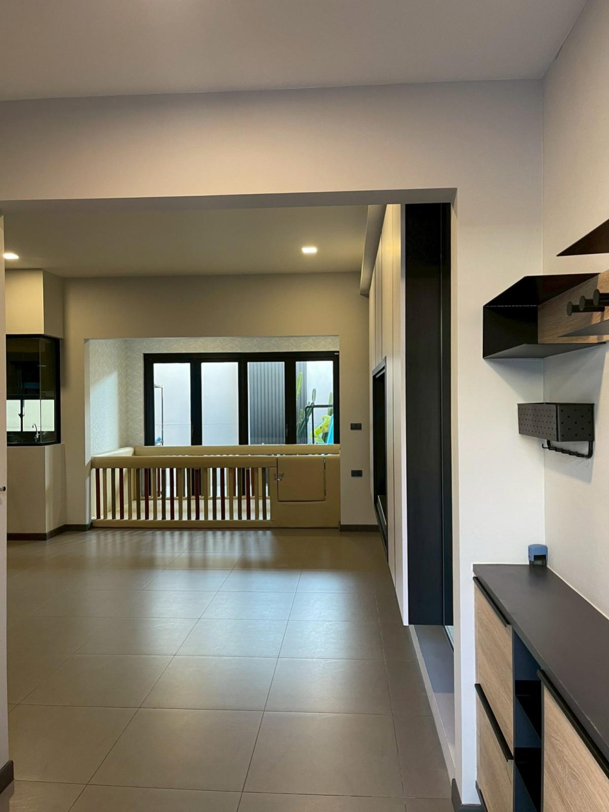 ขายทาวน์โฮมบางนา แบริ่ง ลาซาล : ขายทาวน์เฮ้าส์/ทาวน์โฮม  วีเว่ บางนา กม. 7 หน้ากว้าง บางแก้ว บางพลี สมุทรปราการ CX-148094